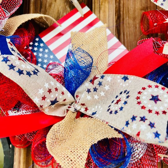 Patriotic Wreath - Picture 4 of 5